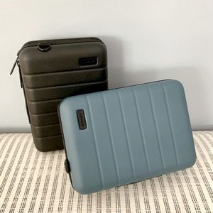 Away - The Mini Hardshell Travel Case - Black & Coast